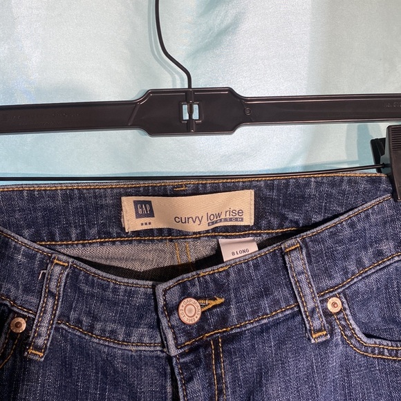 Size 8 LONG Gap Curvy Low arise stretch jeans - Picture 2 of 3